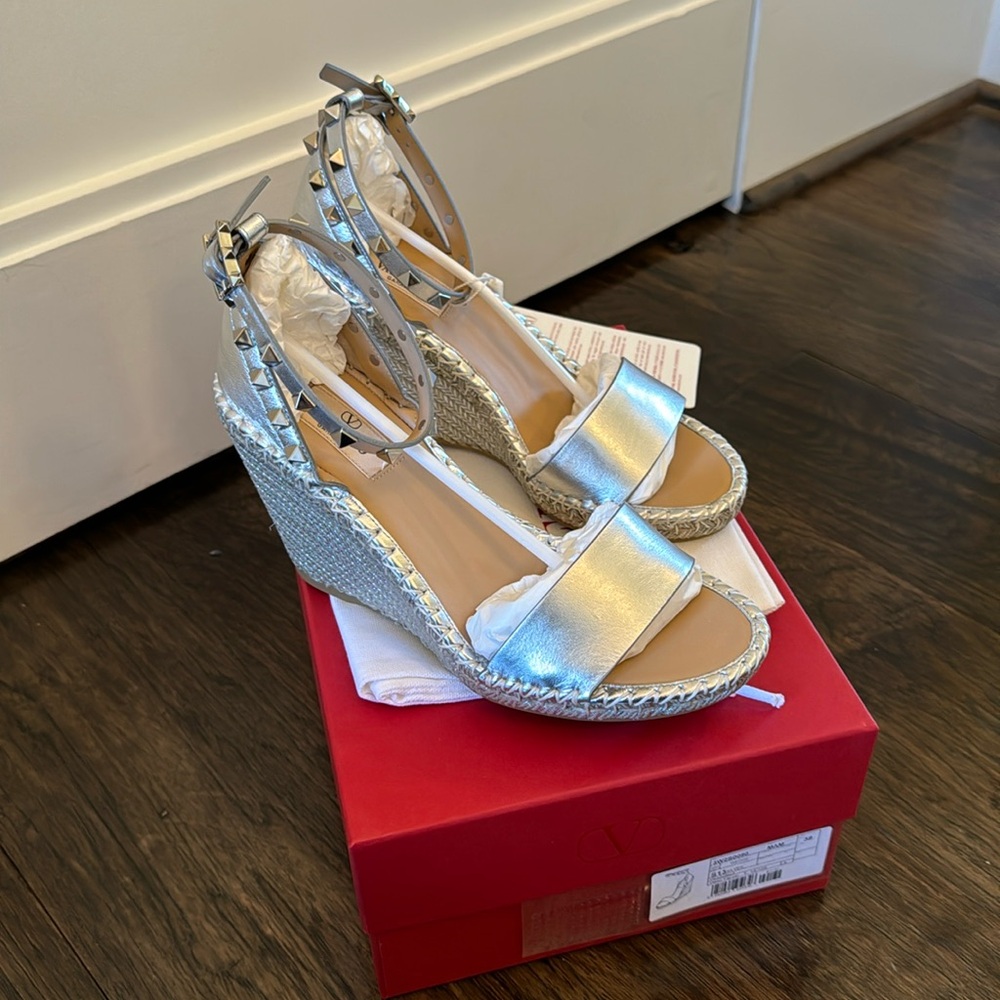 Valentino Rockstud Double Wedge Sandals in Metallic Nappa Leather 95 mm, Size 38